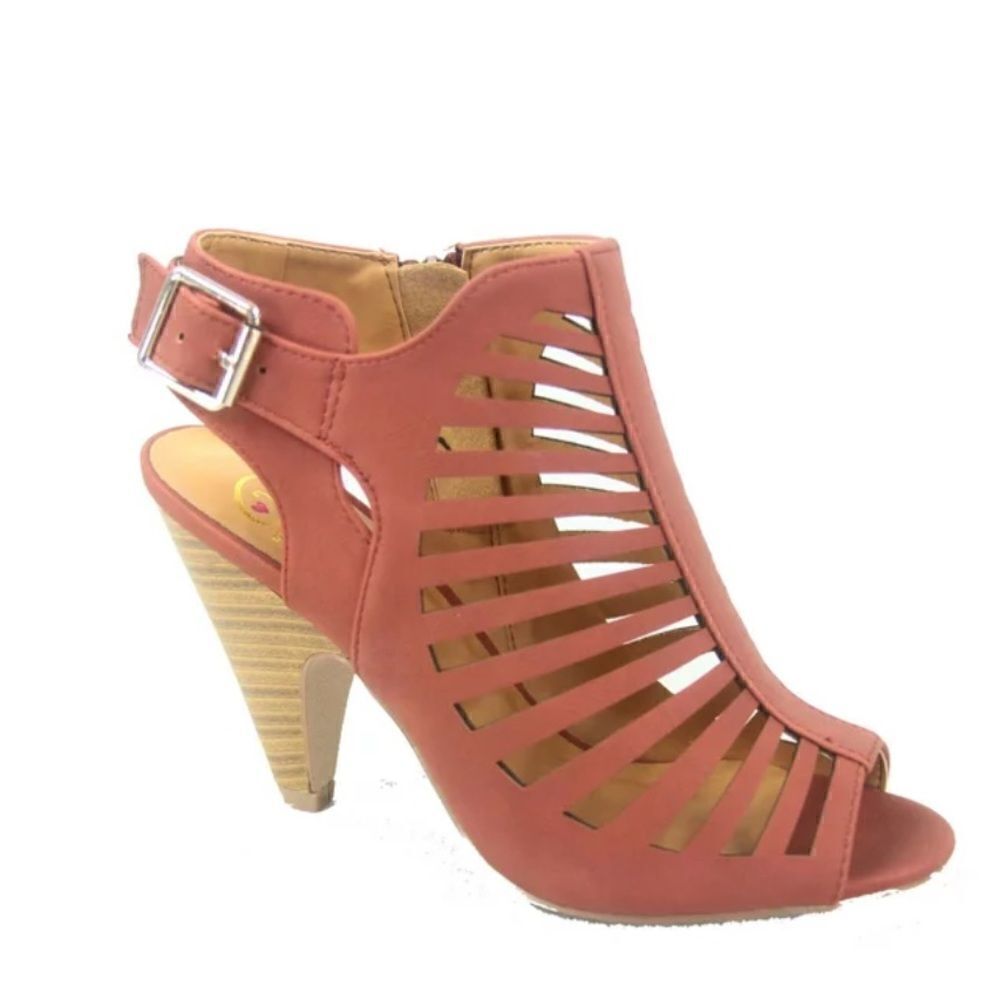 Delicious Women’s Burgundy Heels(Size 5.5)